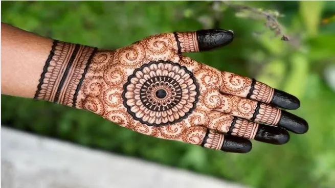 Circle Flower Mehndi Design for Front Hand